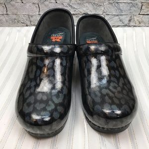 Dansko Gray Leather Clogs Size 40 US 9.5